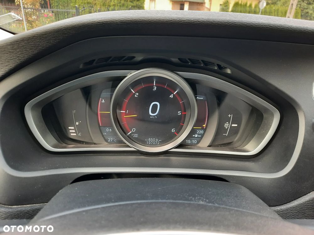 Volvo V40 D3 Momentum - 32