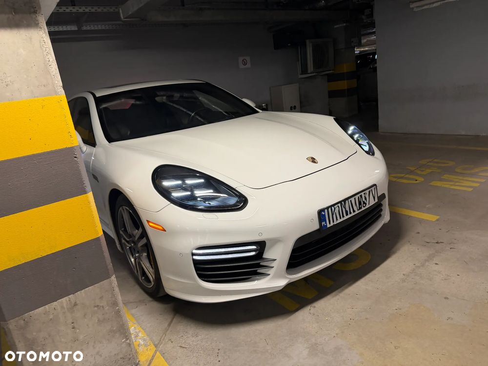 Porsche Panamera GTS PDK - 3