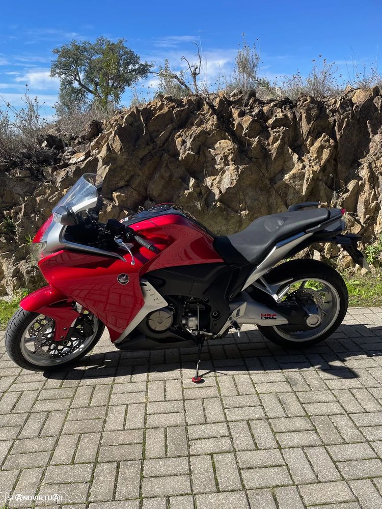 Honda VFR 1200F - 9