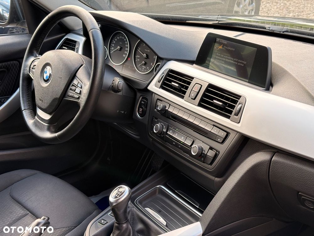 BMW Seria 3 320d DPF - 24