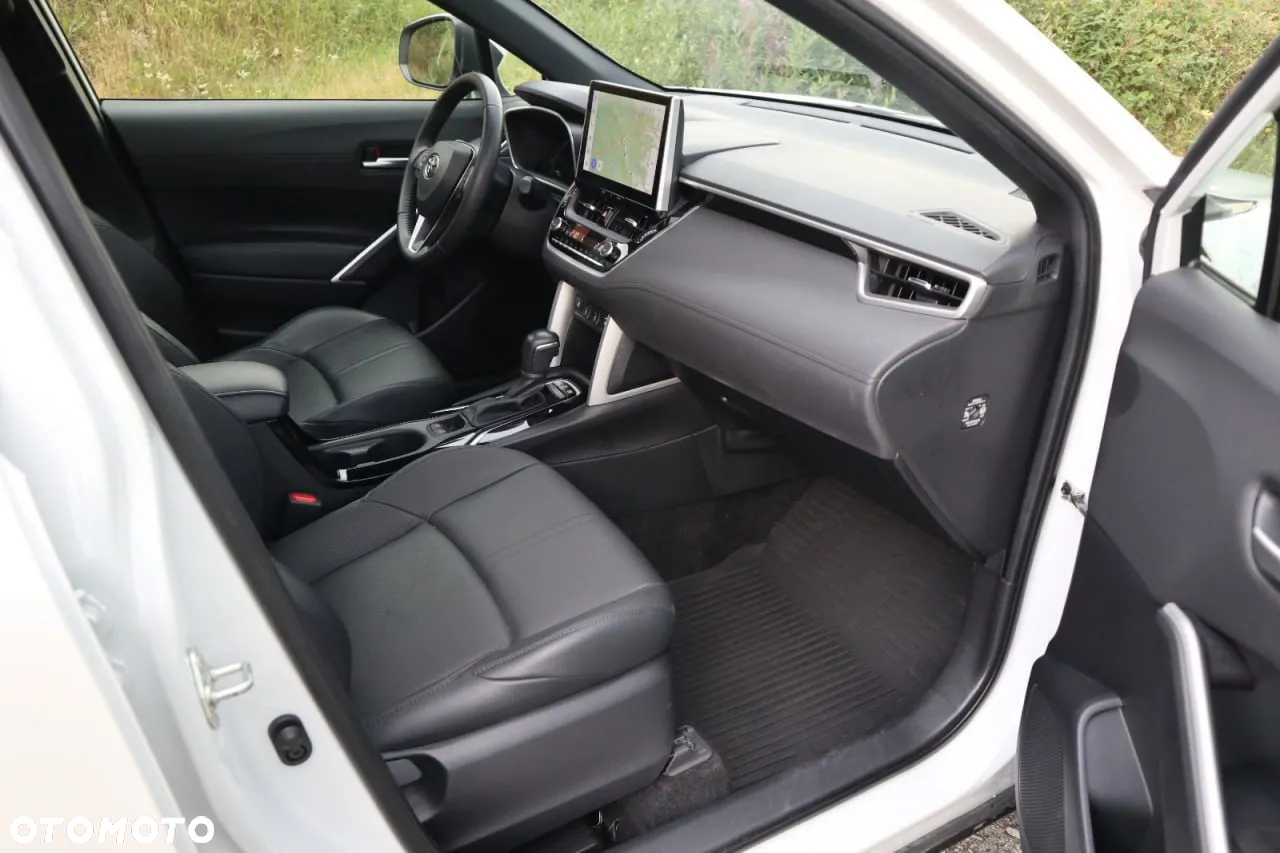 Toyota Corolla Cross 2.0 Hybrid Executive AWD - 16