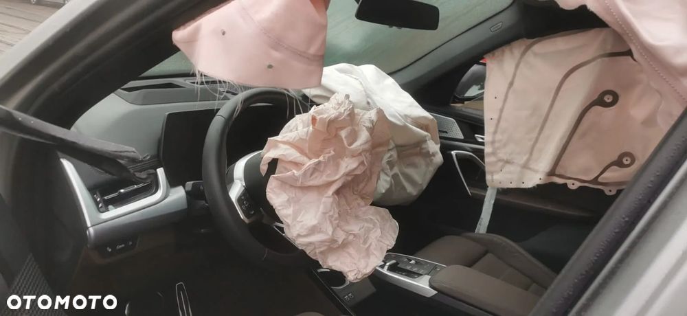 BMW iX1 eDrive20 M Sportpaket - 6