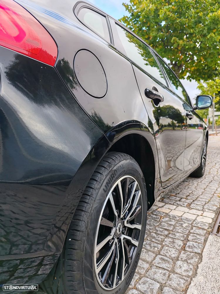 Volvo V40 2.0 D3 Momentum - 16