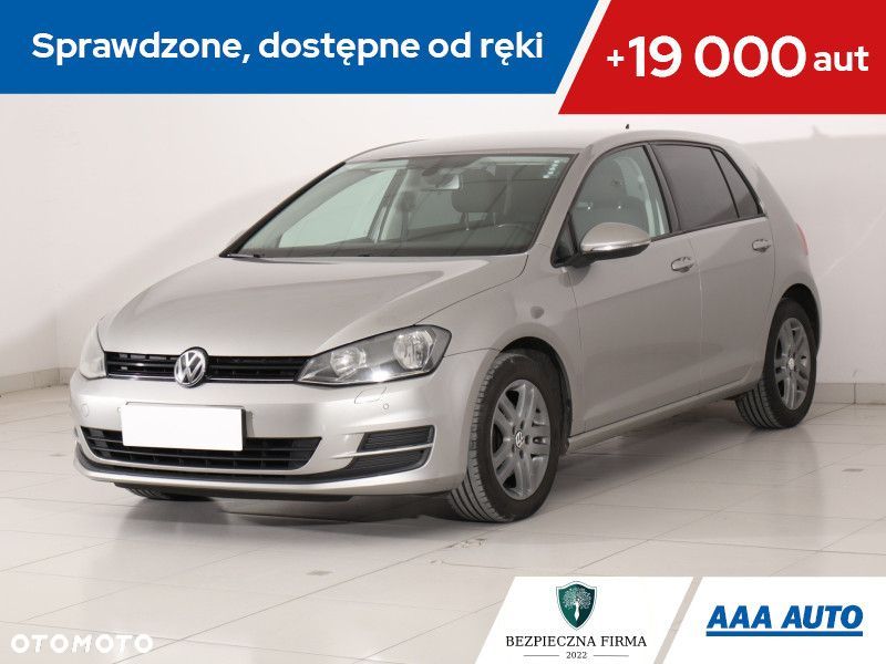 Volkswagen Golf - 1
