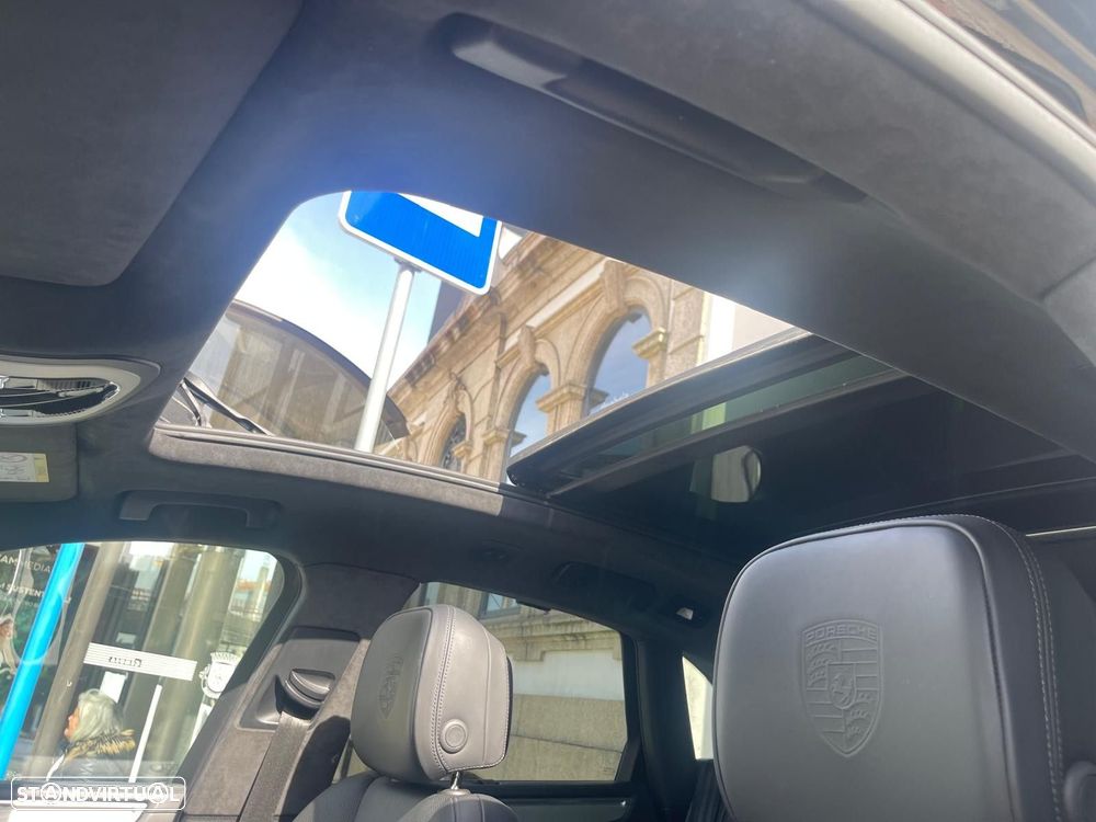 Porsche Macan Turbo - 18