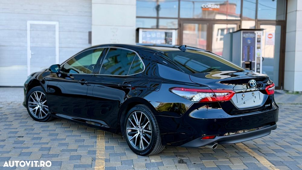 Toyota Camry 2.5 Exclusive - 4