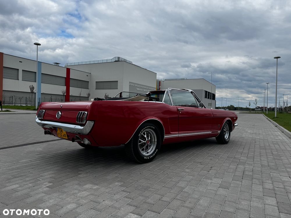 Ford Mustang - 10