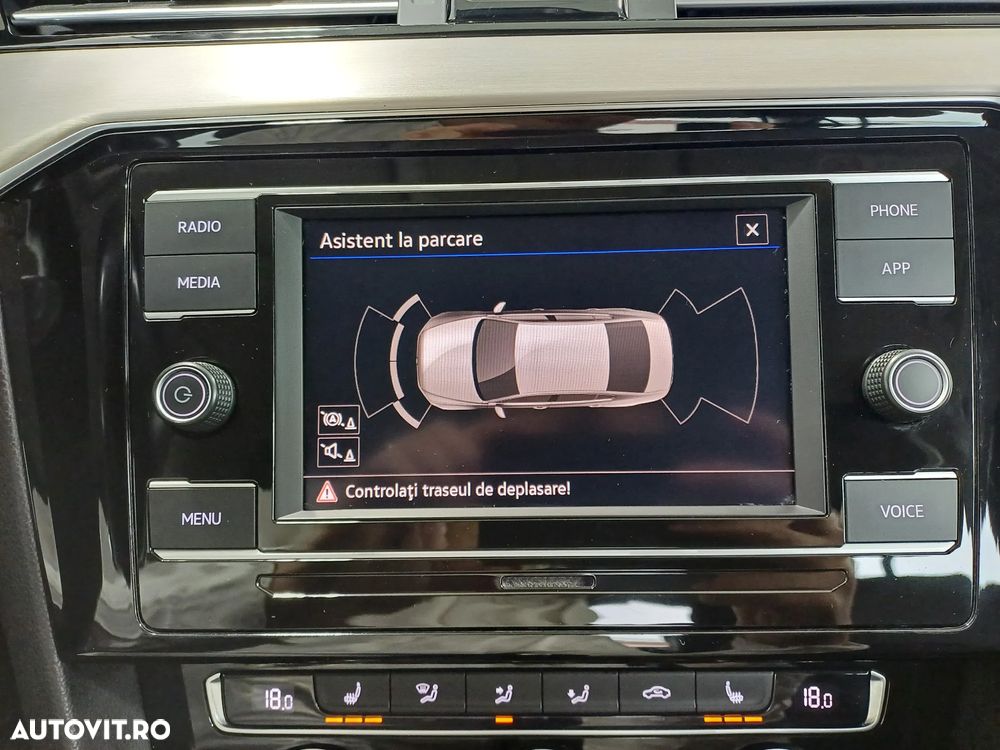 Volkswagen Passat 2.0 TDI DSG Highline - 23