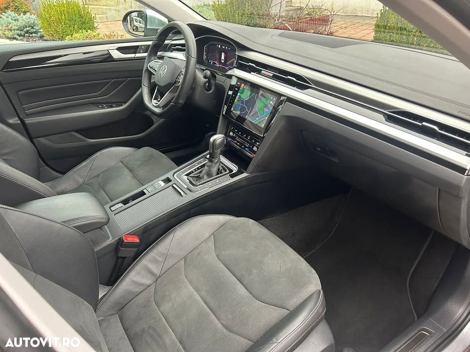 Volkswagen Passat Variant 2.0 TDI SCR DSG Elegance - 3
