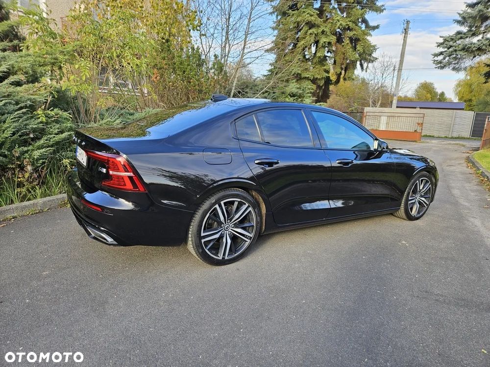 Volvo S60 T4 R-Design - 3