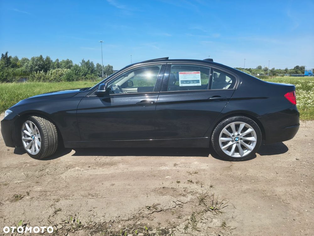BMW Seria 3 328i xDrive Modern Line - 8