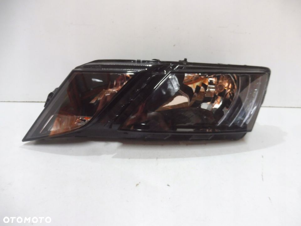 SKODA OCTAVIA 3 III LAMPA ZWYKLA LIFT 5E1941015C - 1