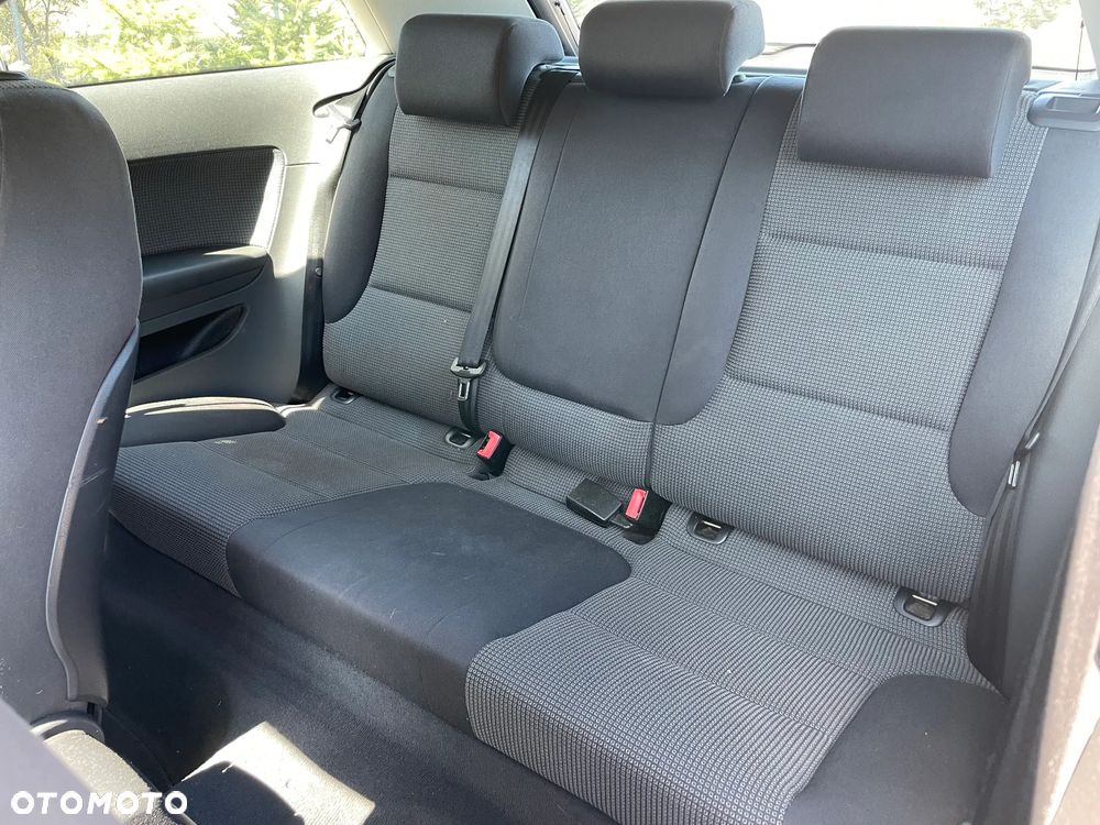 Audi A3 3-drzwiowe 1.6 FSI Attraction - 12