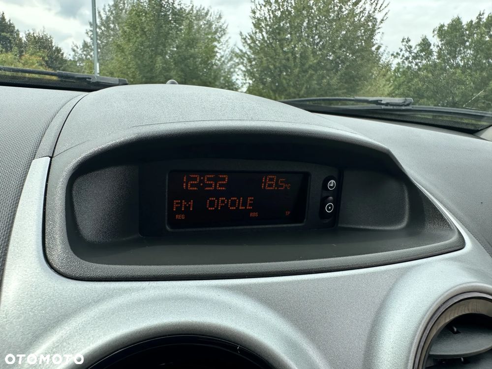 Opel Corsa 1.4 16V 150 Jahre - 29