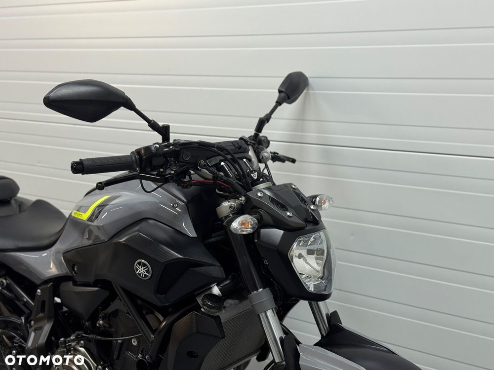 Yamaha MT - 8