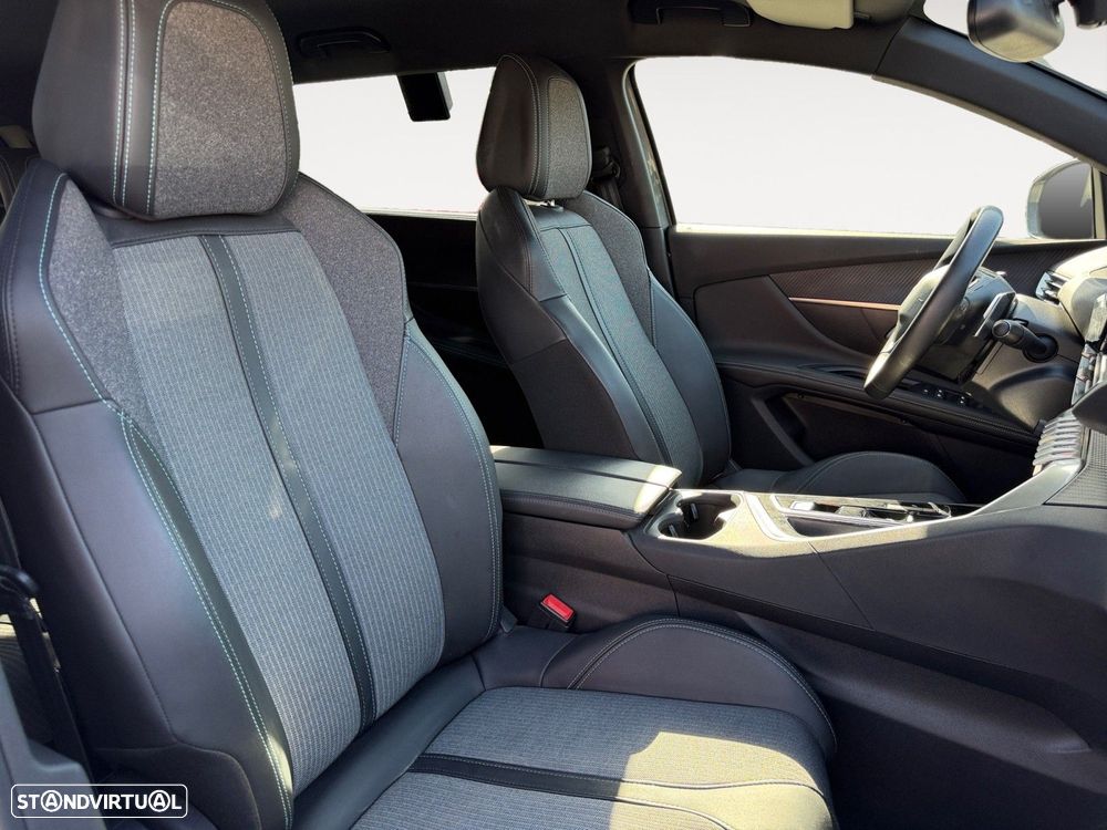 Peugeot 5008 1.2 Hybrid Allure Pack e-DCS6 - 15