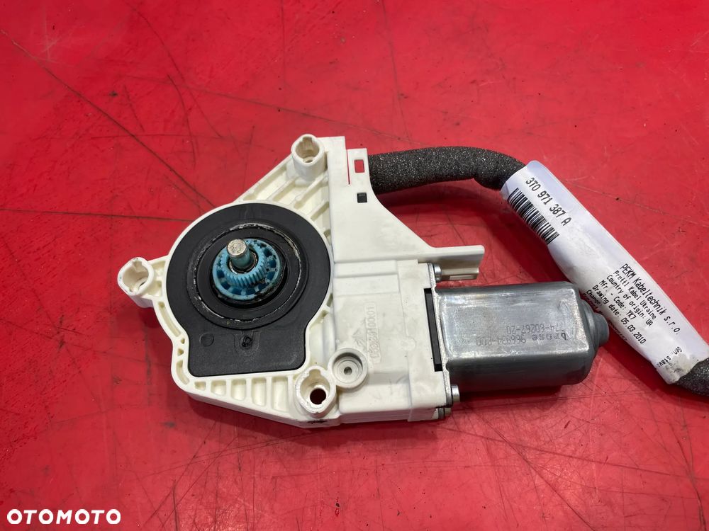 SILNICZEK SZYBY 8K0959802A SKODA SUPERB - 3