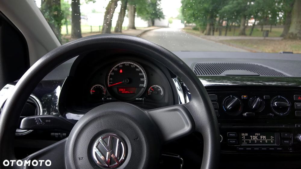 Volkswagen up! move - 14
