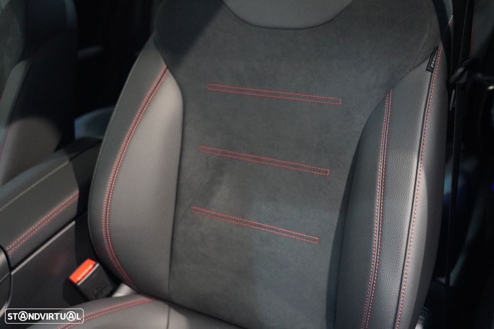 Mercedes-Benz A 200 7G-DCT AMG Line - 22