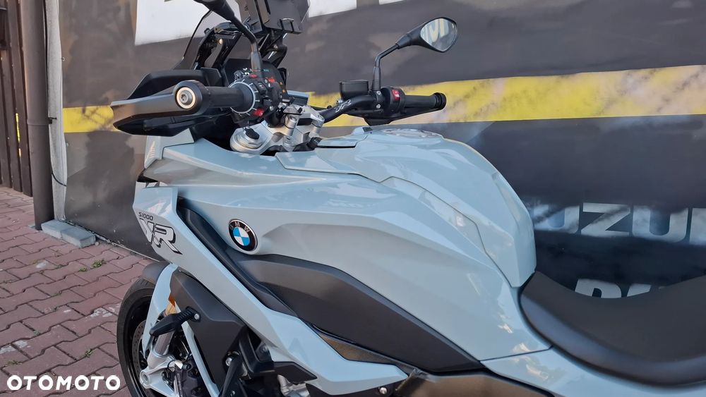 BMW XR - 19