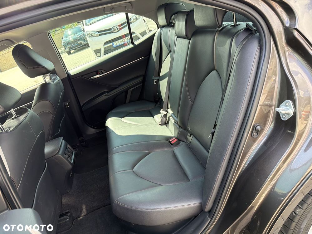 Toyota Camry 2.5 Hybrid Executive CVT - 11