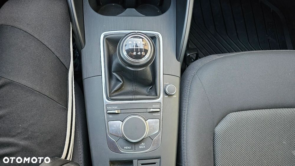 Audi A3 Sportback 30 TDI design - 38