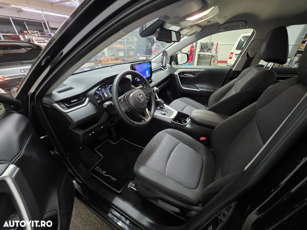 Toyota RAV4 - 6