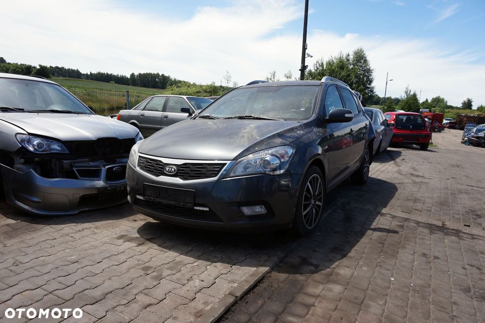 KIA CEED I LIFT KOMBI 2011 5K 1.6 CRDI D4FB 127KM WAJ6C CZARNY na części - 1