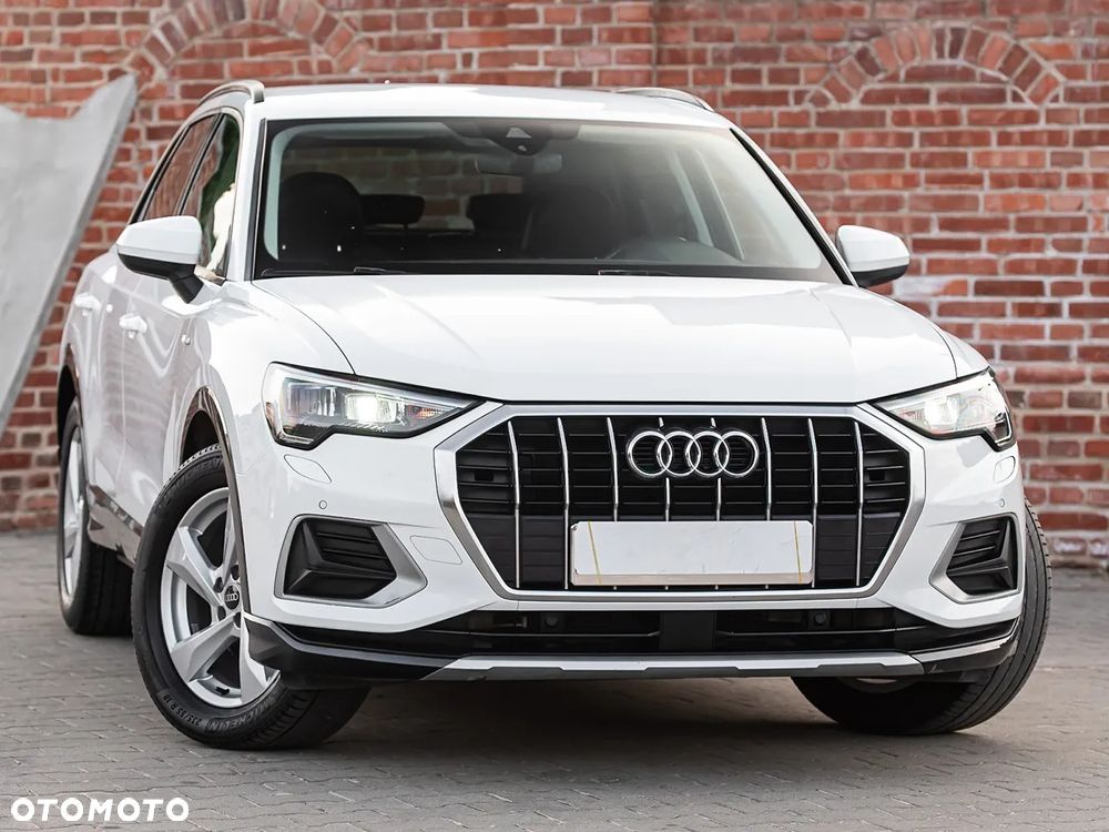 Audi Q3 35 TFSI S line - 1