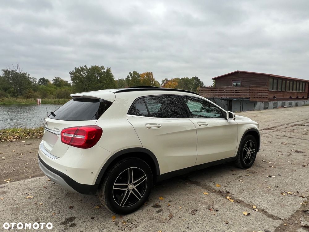 Mercedes-Benz GLA - 22