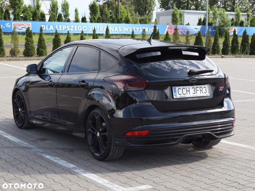Ford Focus 2.0 EcoBoost ST mit Leder-Exclusiv-Paket - 2