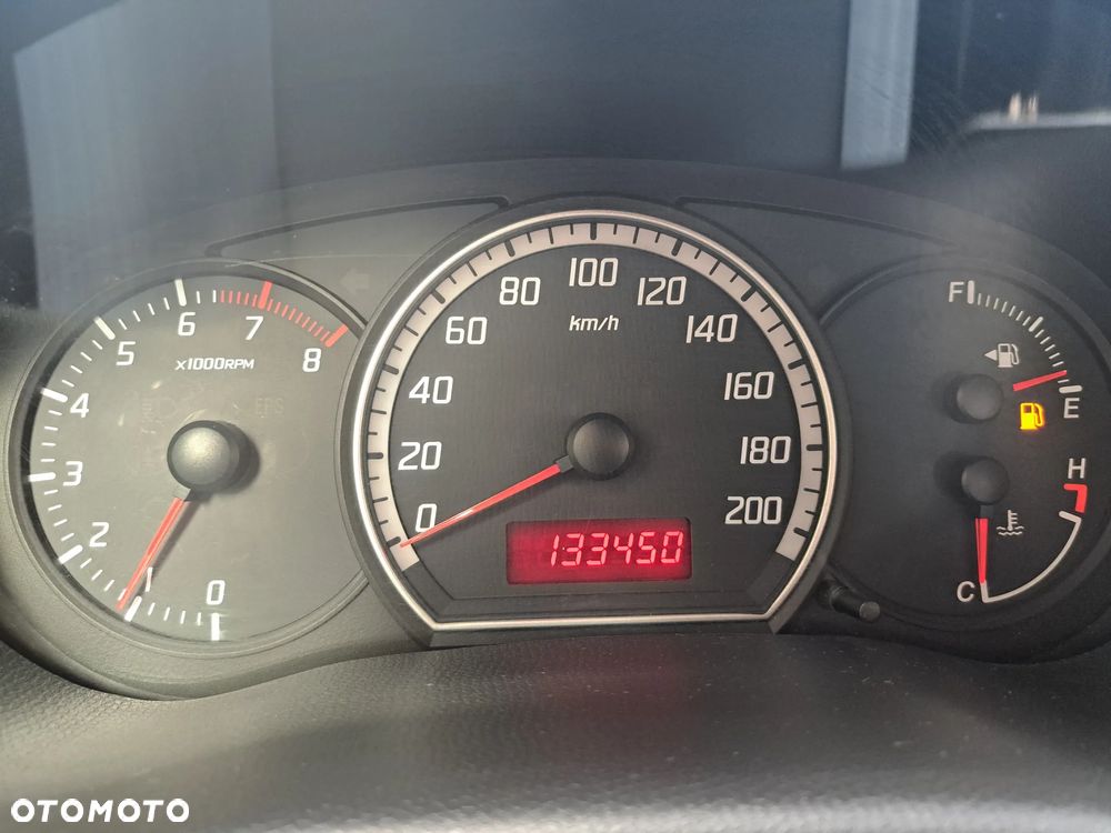 Suzuki Swift - 8
