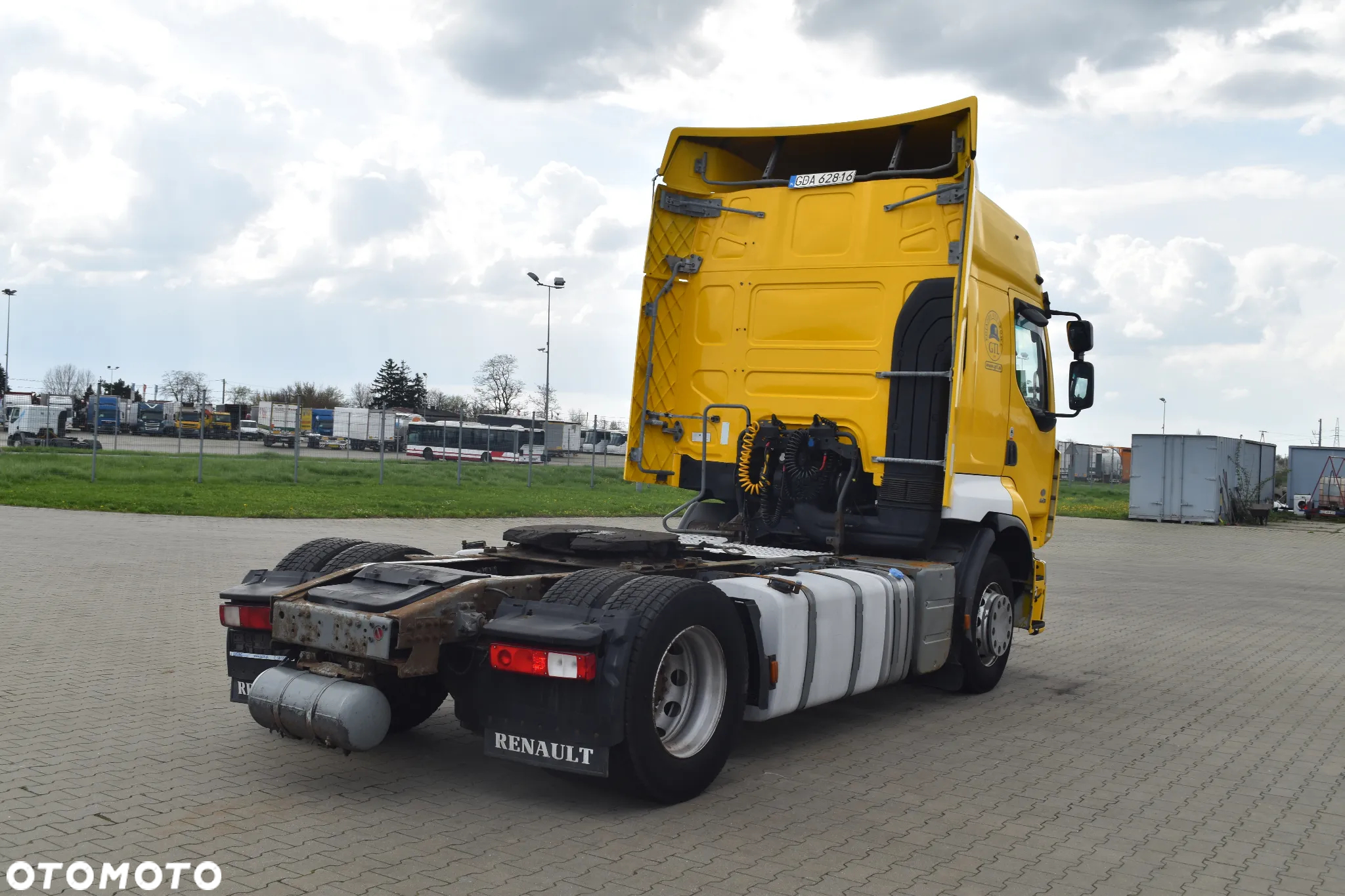 Renault Premium - 7