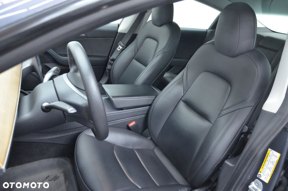 Tesla Model 3 Standard Reichweite Plus Hinterradantrieb - 11
