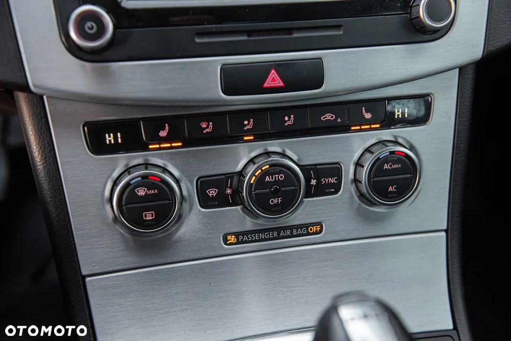 Volkswagen Passat - 24