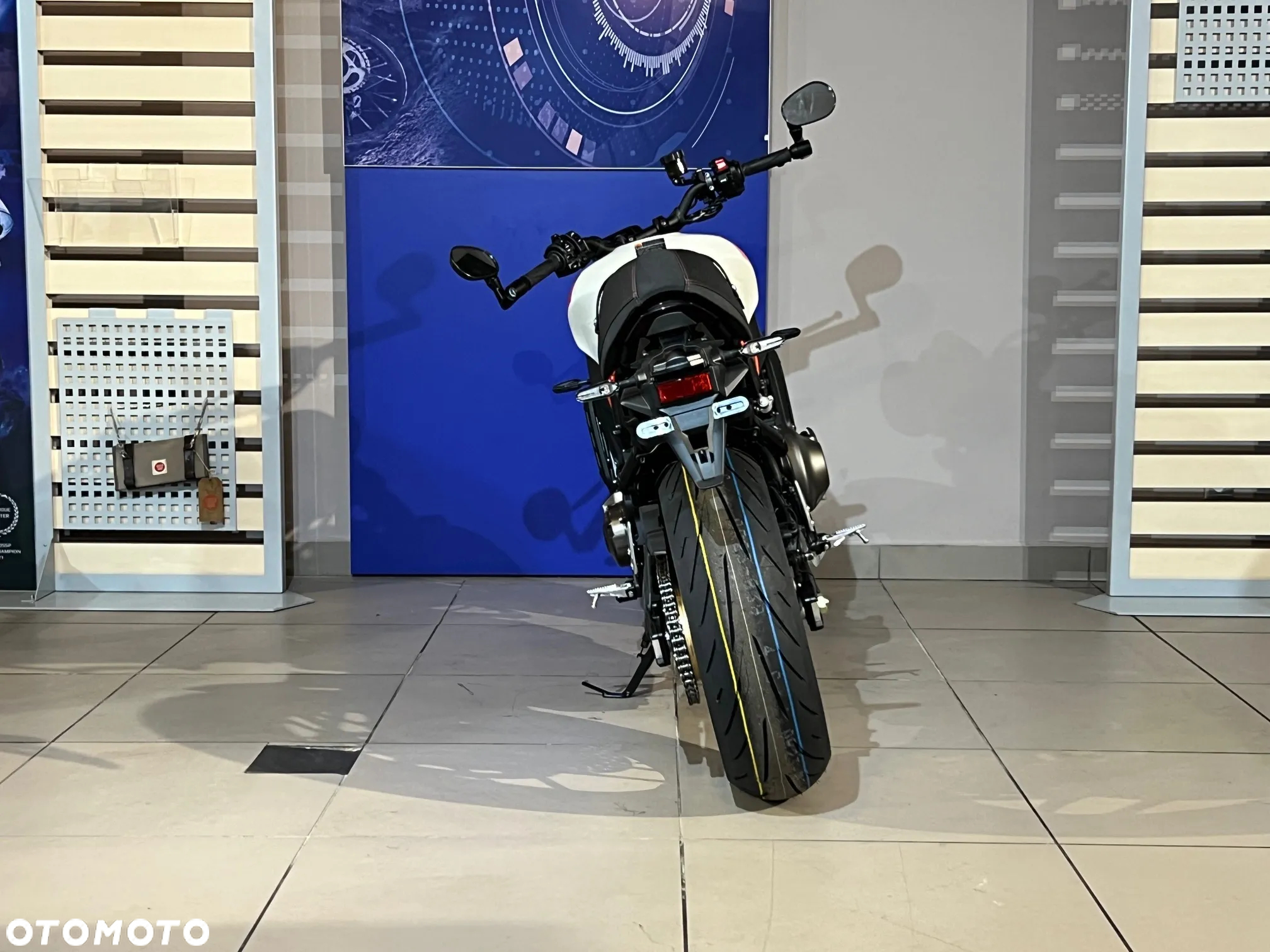 Yamaha XSR - 4