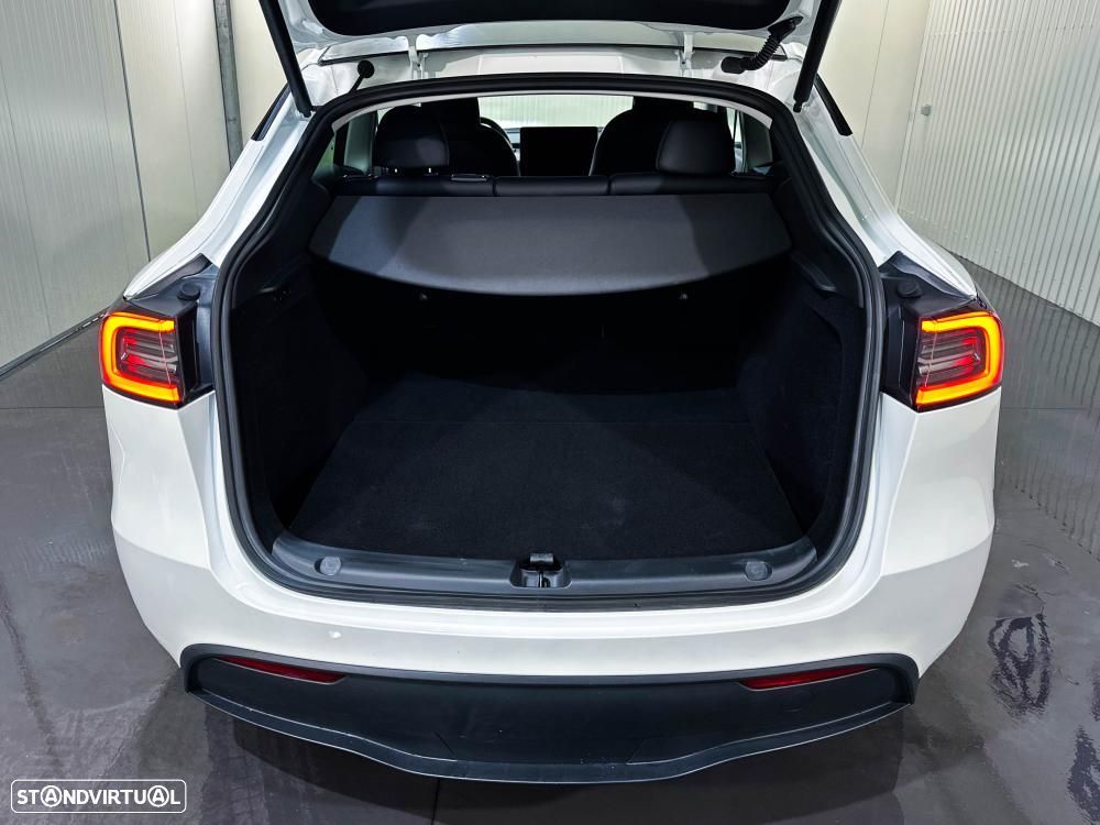 Tesla Model Y Standard - 35