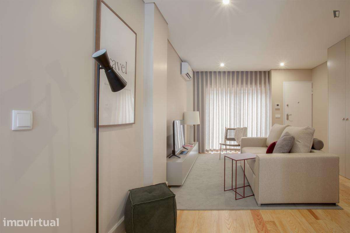 Apartamento com 1 quartos - localizado em Santo Ildefonso Porto - Grande imagem: 4/19