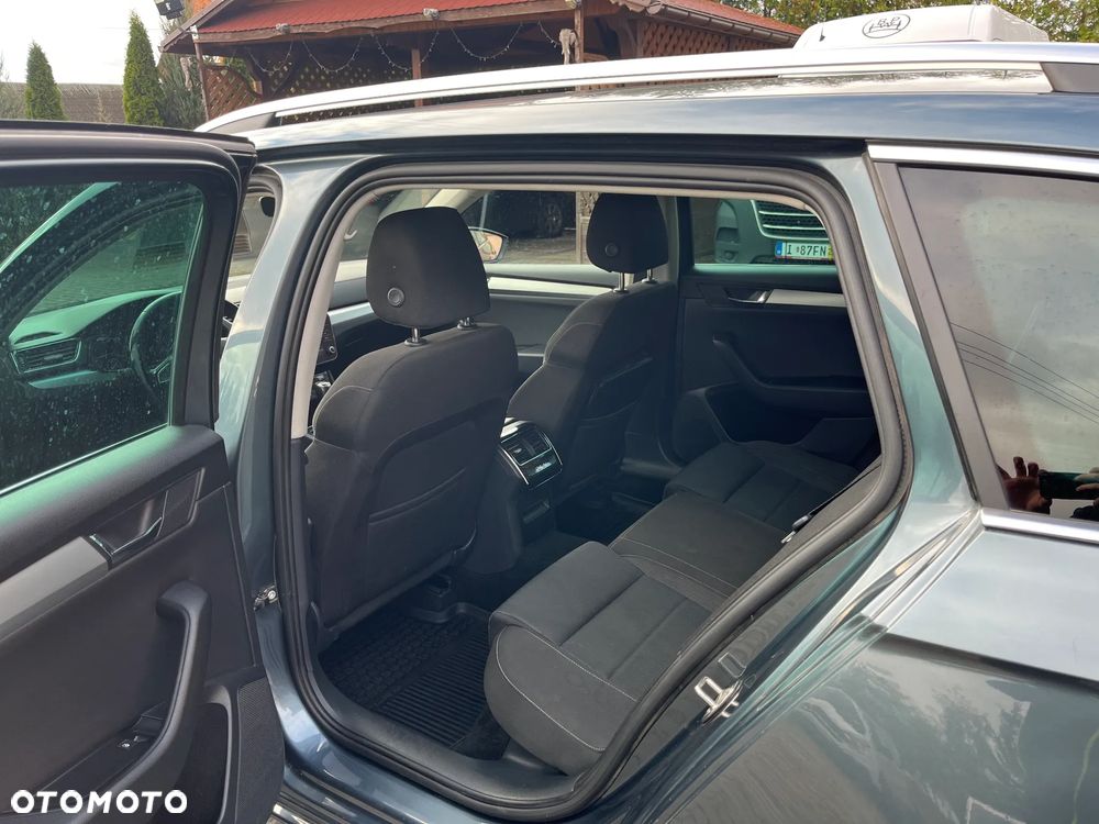 Skoda Superb 2.0 TDI Ambition DSG - 13