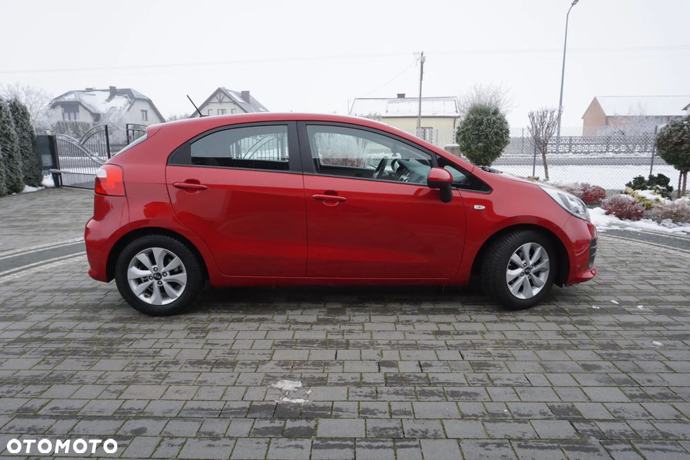 Kia Rio 1.2 L - 2
