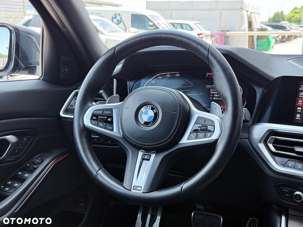 BMW Seria 3 330i xDrive M Sport sport - 18