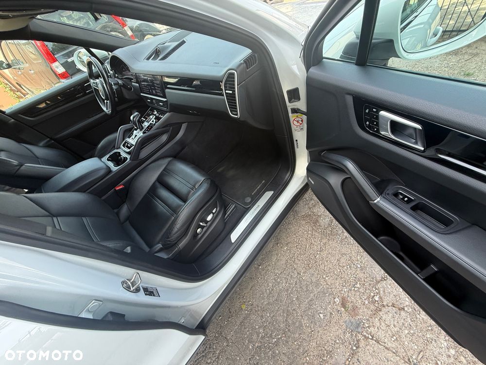 Porsche Cayenne Platinum Edition - 8