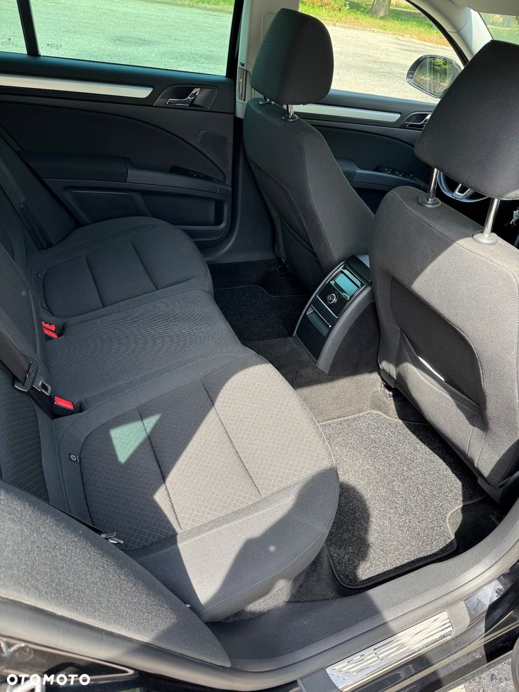 Skoda Superb 2.0 TDI DSG Ambition - 22