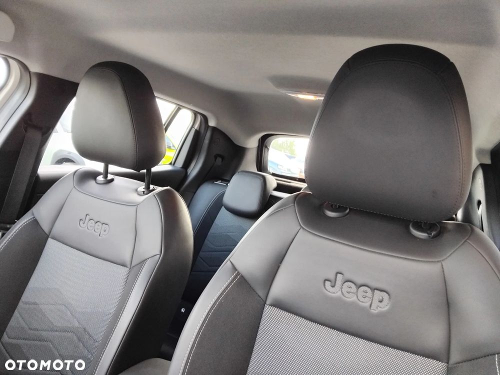 Jeep Avenger 1.2 GSE T3 Altitude Winter Edition FWD - 24