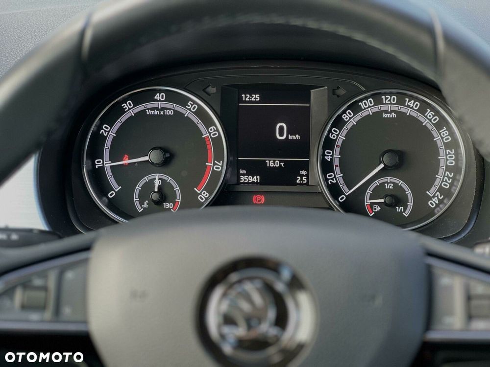 Skoda Fabia 1.0 Ambition - 25