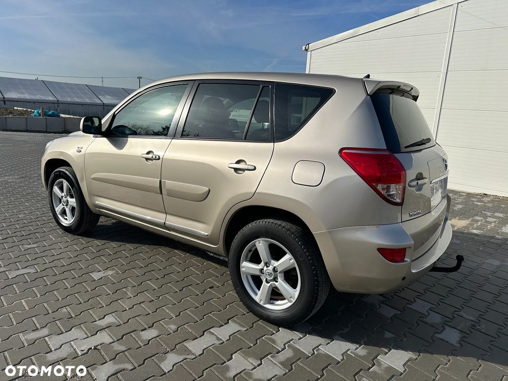 Toyota RAV4 2.2 D-4D 4x4 - 5