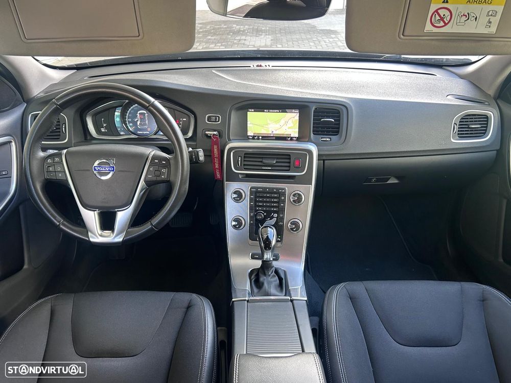 Volvo V60 2.4 D6 Momentum AWD Phev - 9