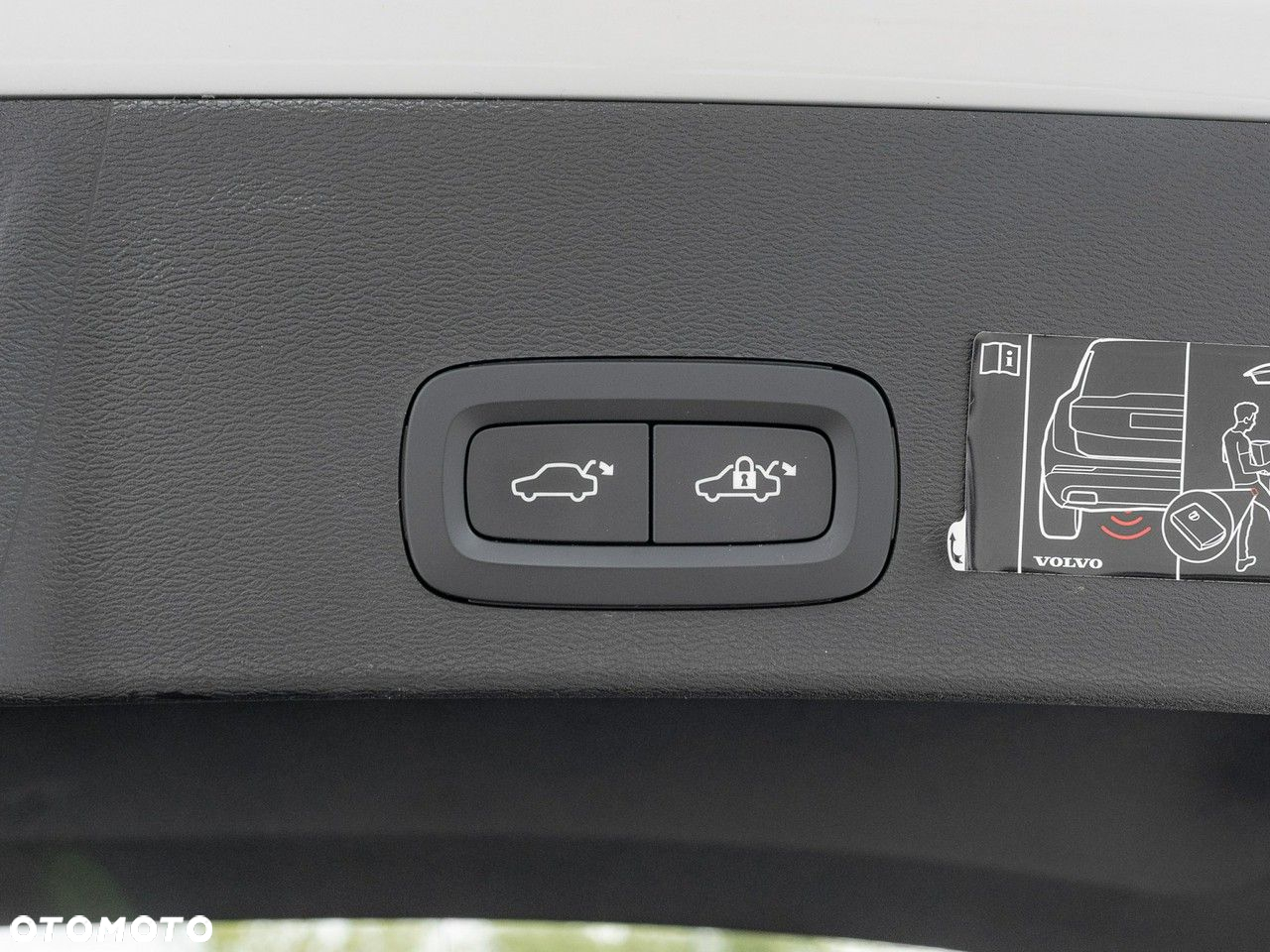 Volvo XC 40 T3 Momentum Pro - 27
