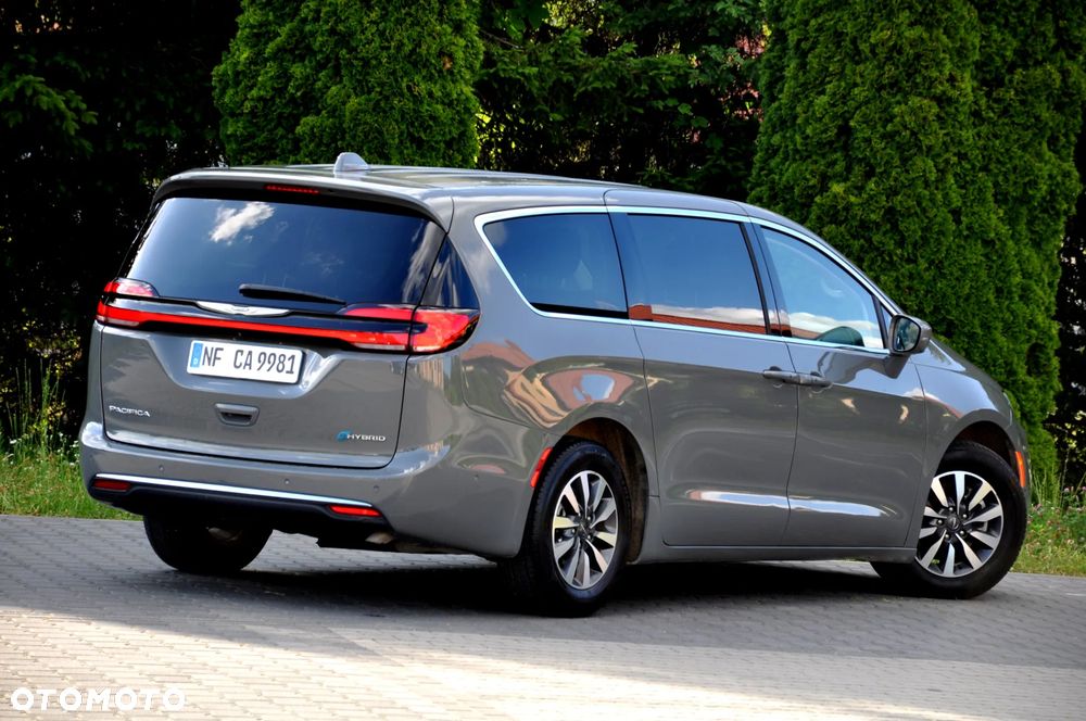 Chrysler Pacifica - 15