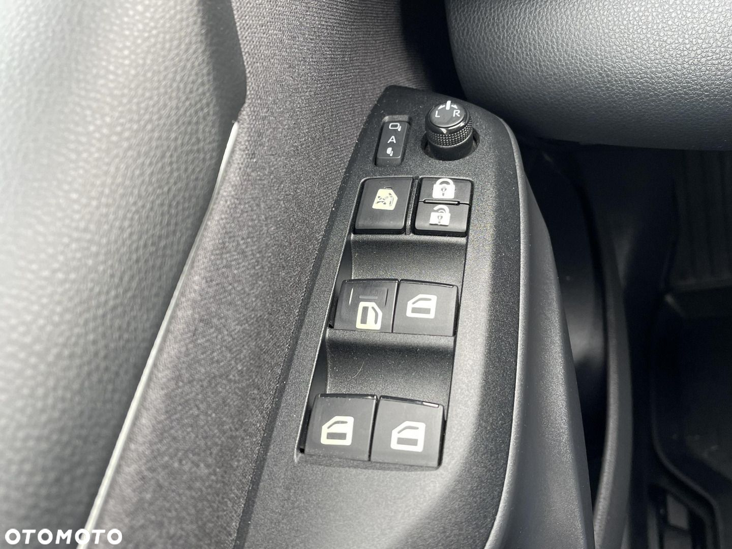 Toyota Yaris - 16
